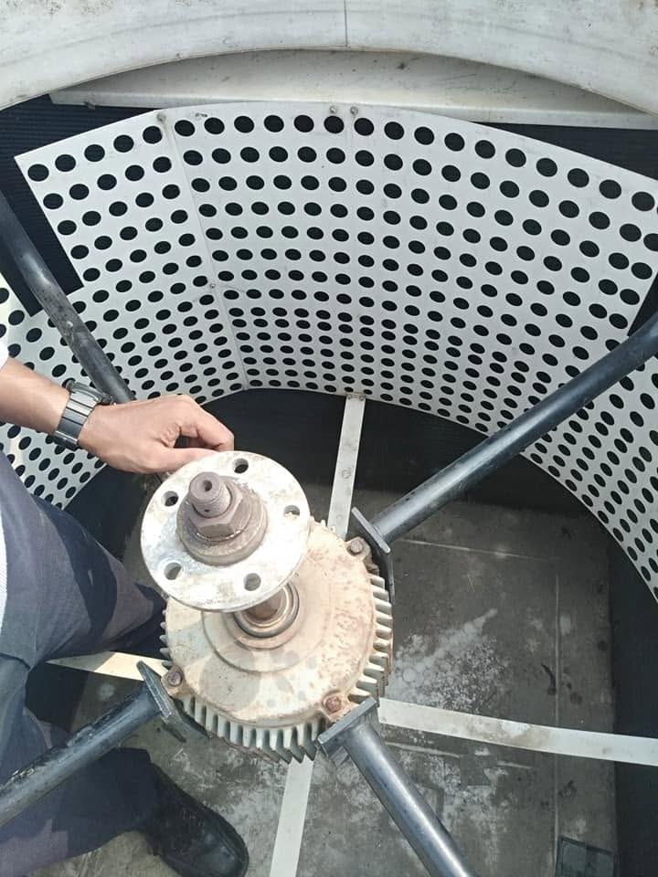 Chiller outdoor fan motor replacement